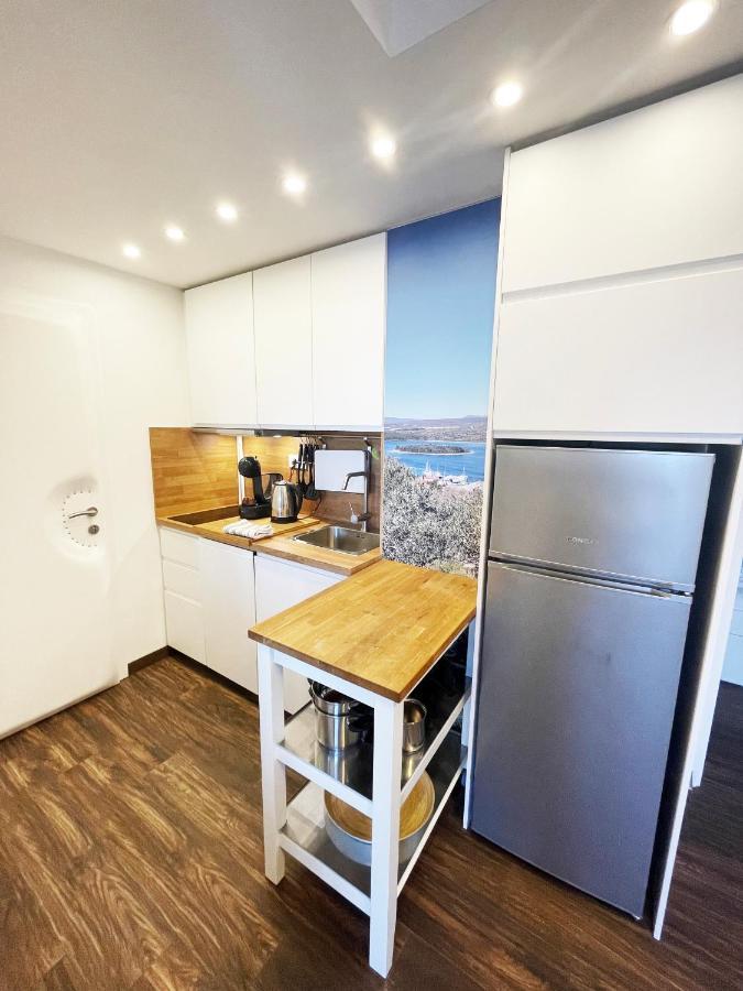 Apartments Monika Bed & Breakfast 236 プナト エクステリア 写真