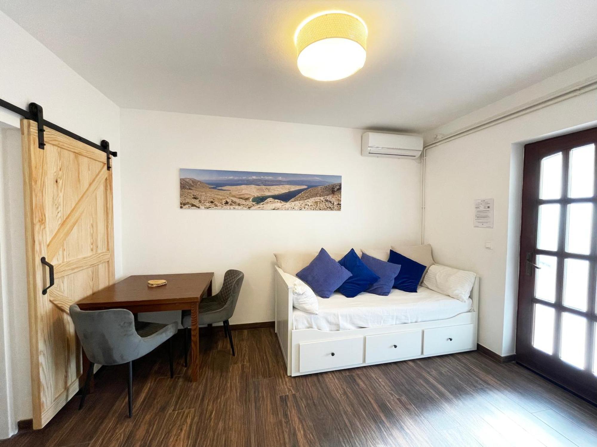 Apartments Monika Bed & Breakfast 236 プナト エクステリア 写真