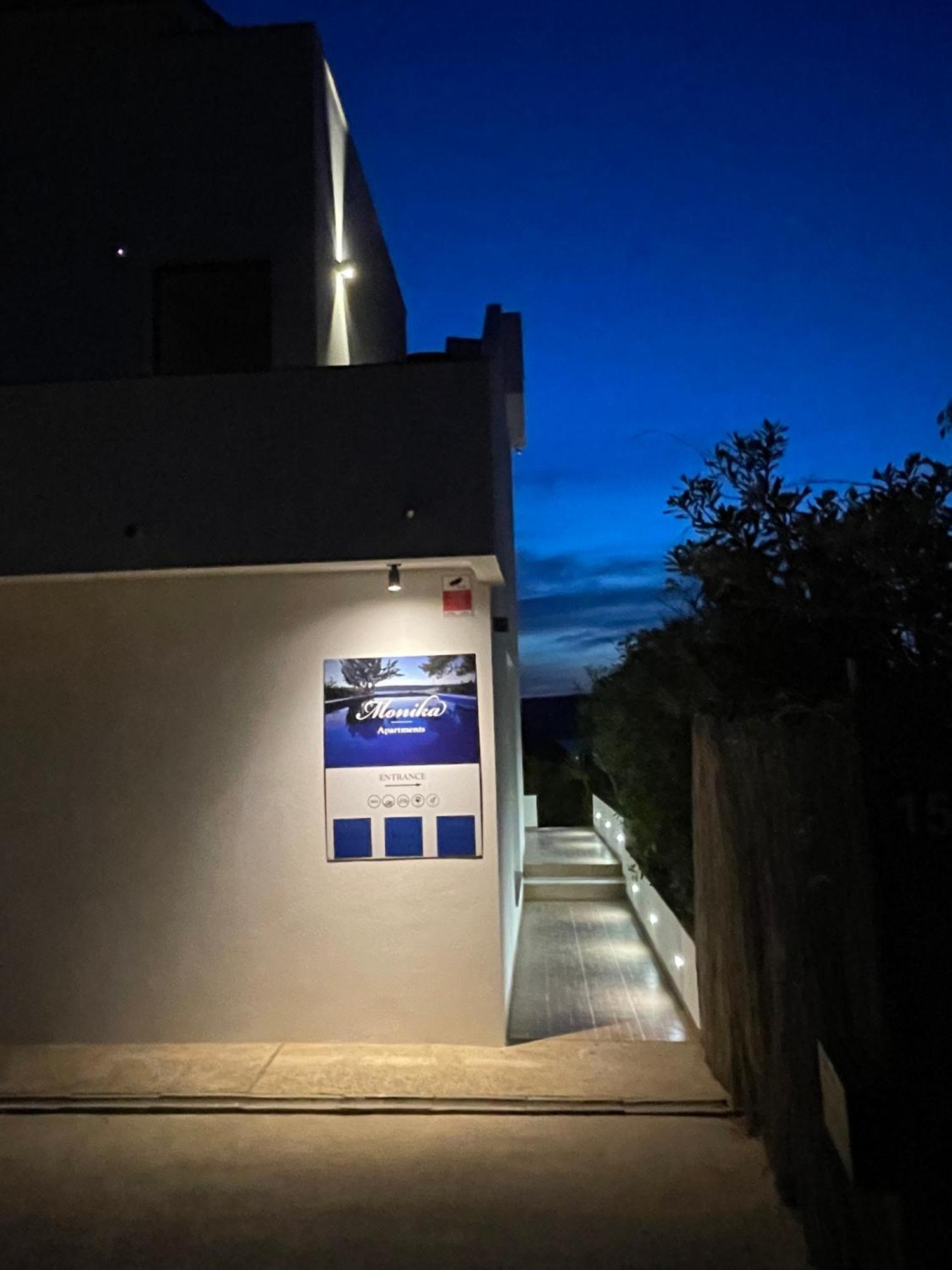 Apartments Monika Bed & Breakfast 236 プナト エクステリア 写真