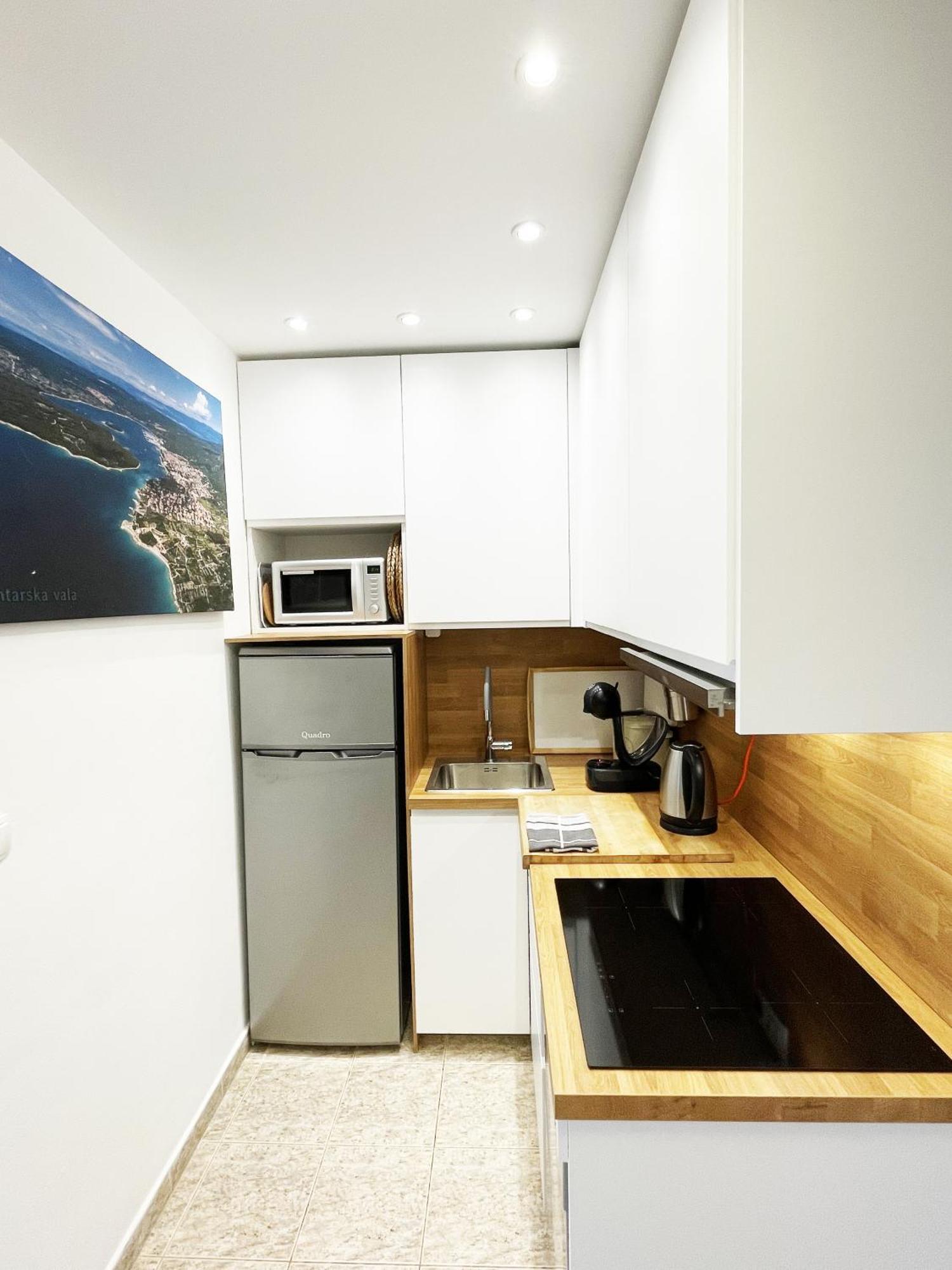 Apartments Monika Bed & Breakfast 236 プナト エクステリア 写真