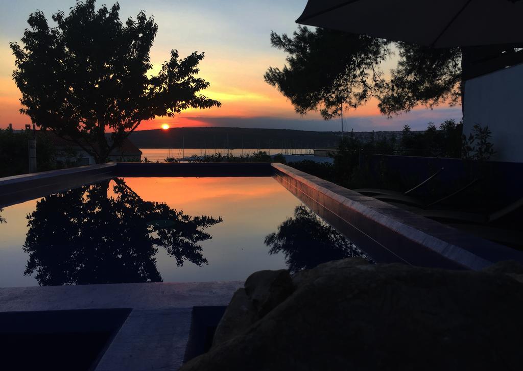Apartments Monika Bed & Breakfast 236 プナト エクステリア 写真
